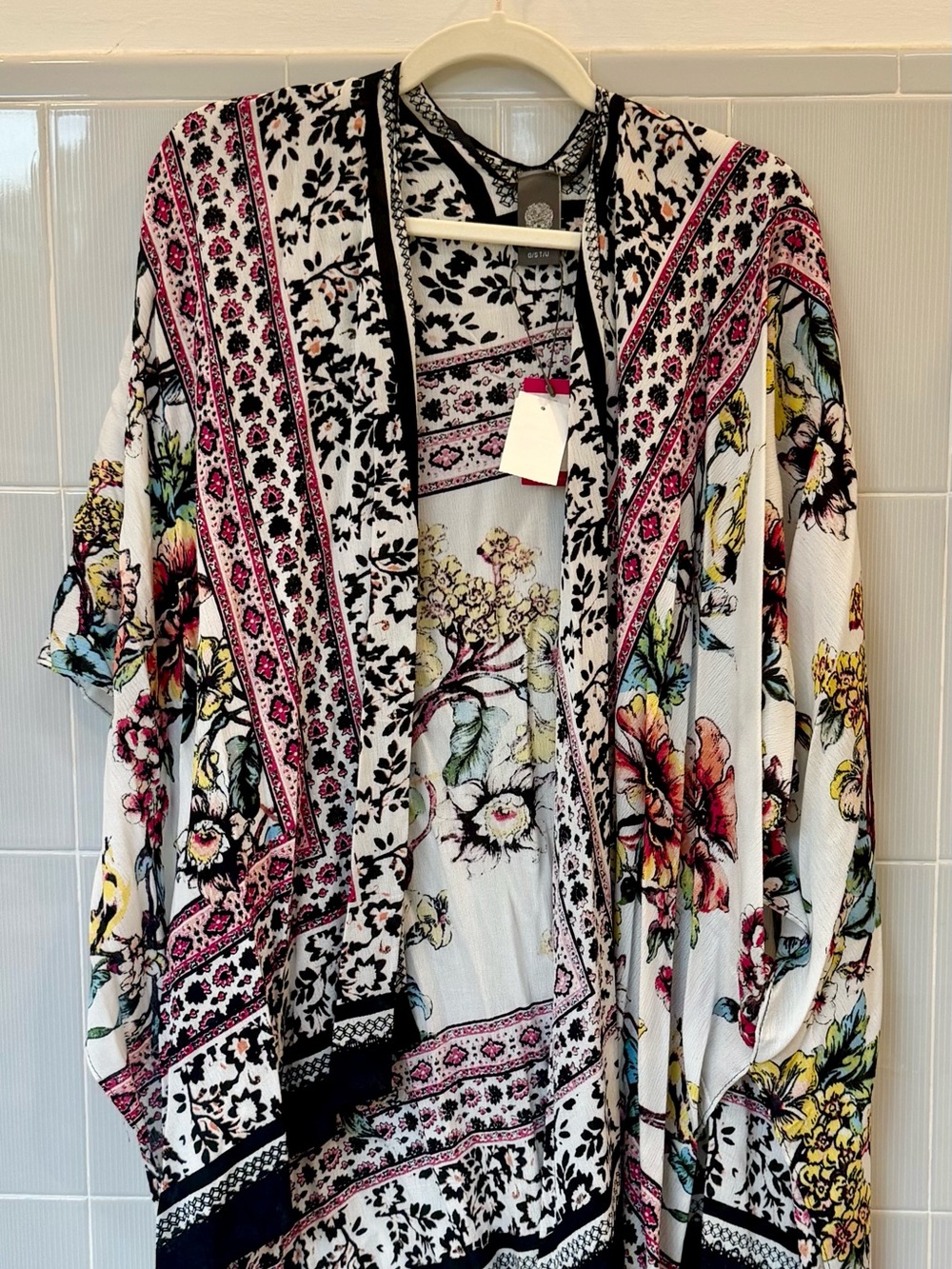 NWT Vince Camuto Kimono